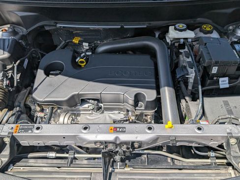 Used 2023 Chevrolet Equinox LS FWD image 4