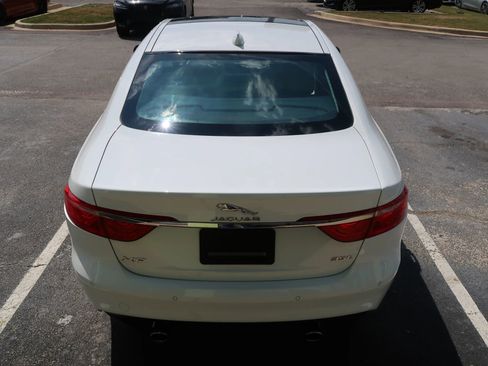 Used 2017 Jaguar XF Prestige image 9