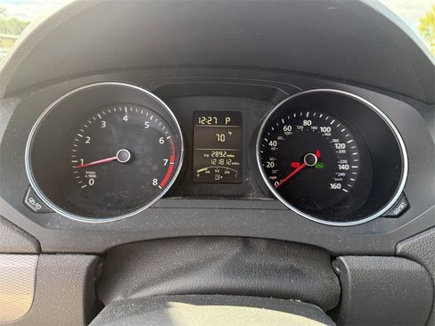 Used 2015 Volkswagen Jetta SE image 16