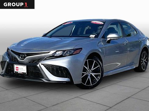 Certified 2023 Toyota Camry SE image 1