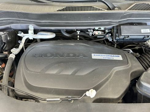 Used 2019 Honda Pilot Touring image 24