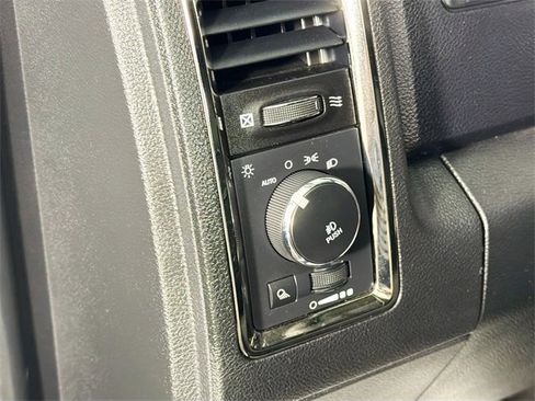 Used 2017 RAM 1500 Sport image 10