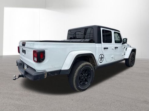 Used 2022 Jeep Gladiator Sport AWD/4WD image 8