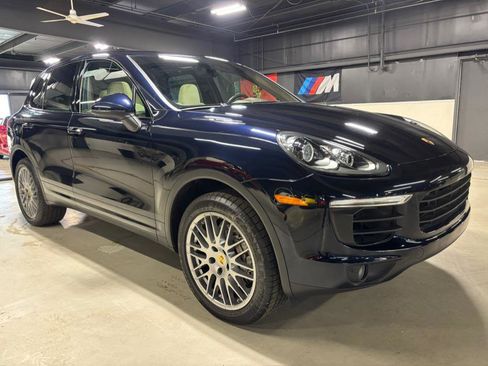 Used 2017 Porsche Cayenne S image 9