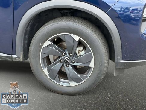 Used 2025 Nissan Rogue SV AWD/4WD image 10