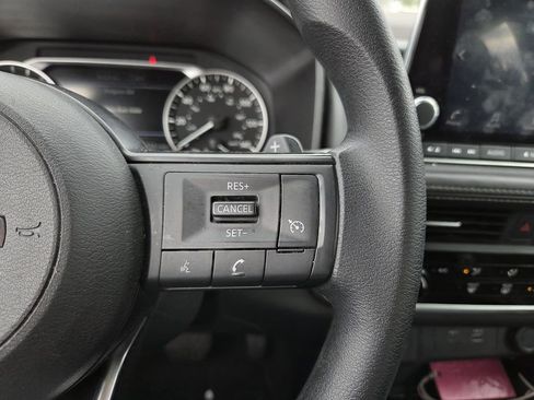 Used 2023 Nissan Rogue S image 20