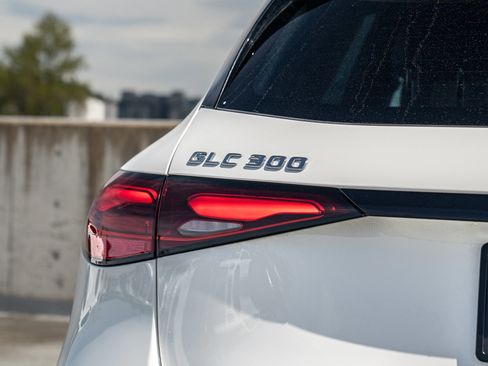 Certified 2026 Mercedes-Benz GLC 300 4MATIC image 9