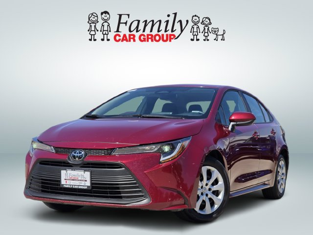 Used 2025 Toyota Corolla LE FWD image 1