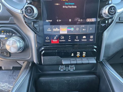 Used 2025 RAM 1500 Laramie AWD/4WD image 16