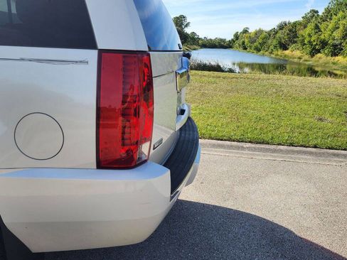 Used 2012 Cadillac Escalade Luxury image 18