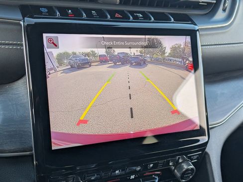 Used 2023 Jeep Grand Cherokee Overland image 28