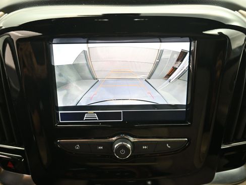 Used 2023 Chevrolet Traverse LS AWD/4WD image 17