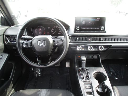 Used 2025 Honda Civic Sport image 14
