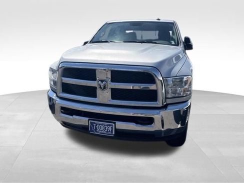 Used 2018 RAM 3500 SLT w/ Luxury Group AWD/4WD image 6