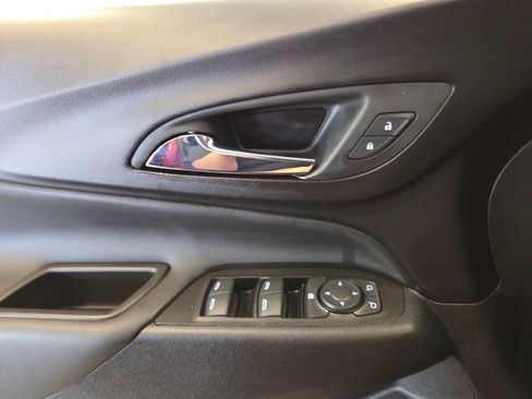 Used 2023 Chevrolet Equinox LT FWD image 29