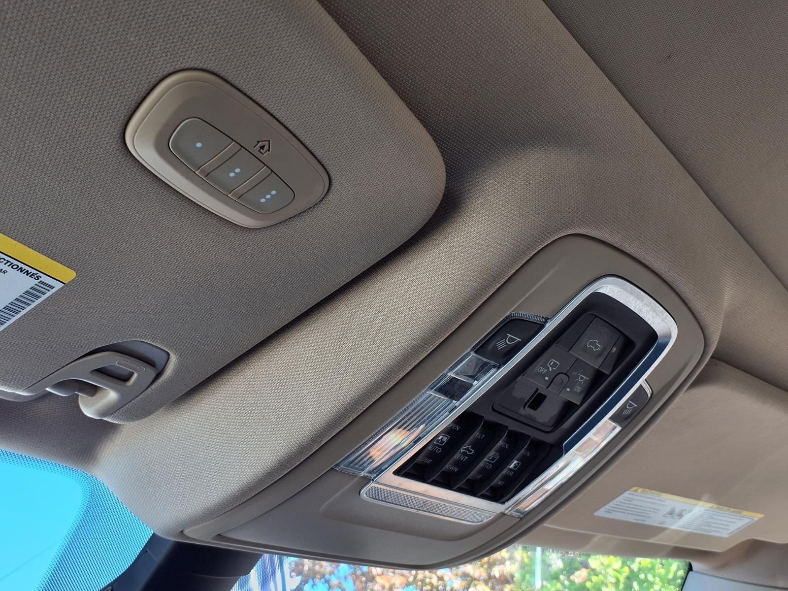 Used 2019 RAM 1500 Laramie AWD/4WD image 16