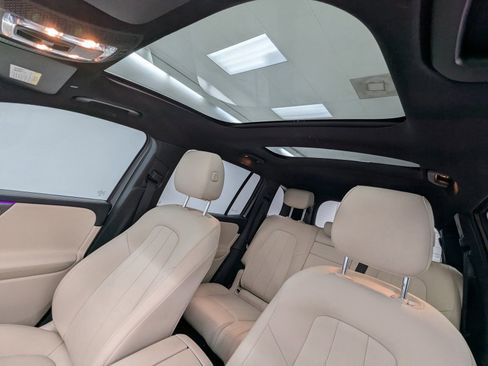 Used 2022 Mercedes-Benz GLB 250 4MATIC image 16