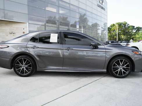 Used 2021 Toyota Camry SE image 26