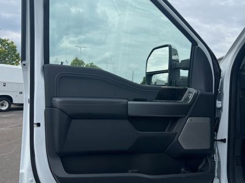 New 2025 Ford F350 Lariat w/ Chrome Package image 14