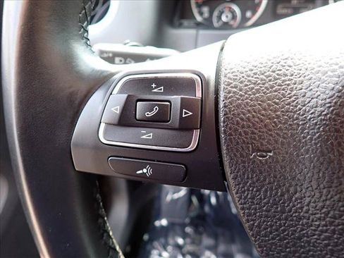 Used 2017 Volkswagen Tiguan Sport FWD image 18