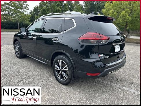 Used 2019 Nissan Rogue SV w/ Premium Package FWD image 5