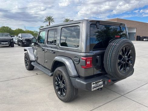 Used 2025 Jeep Wrangler Unlimited Sahara AWD/4WD image 10
