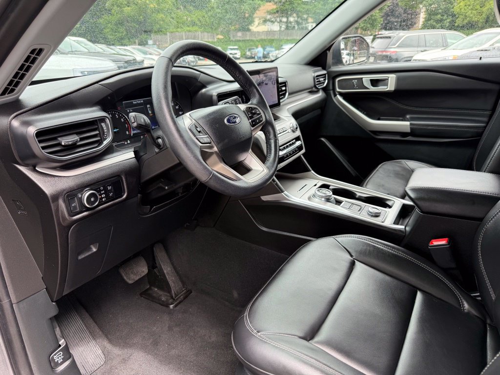 Used 2023 Ford Explorer XLT w/ Equipment Group 202A AWD/4WD image 21