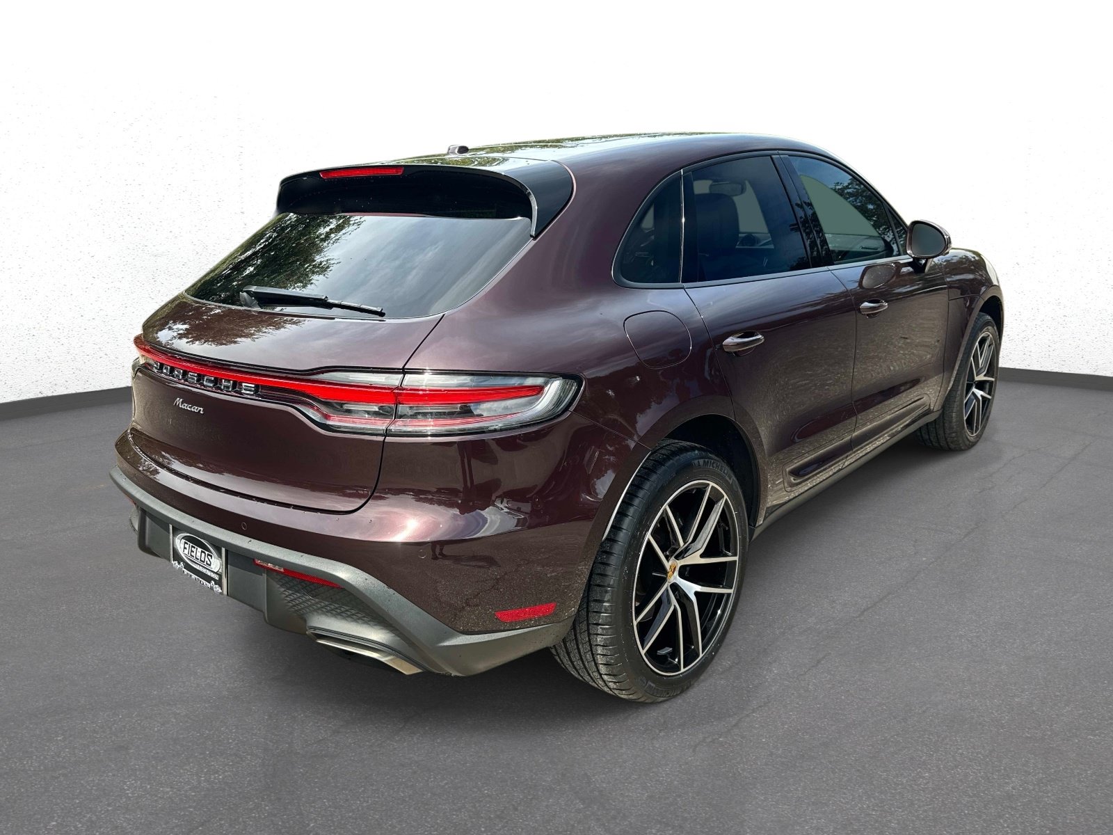 Used 2023 Porsche Macan Turbo AWD/4WD image 3
