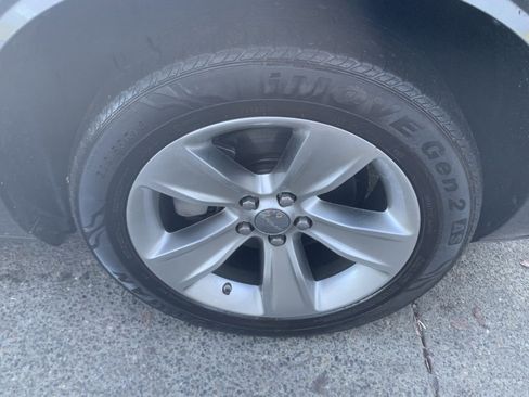 Used 2022 Dodge Challenger SXT image 8