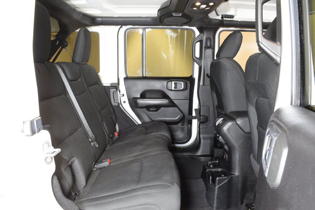 Used 2020 Jeep Wrangler Unlimited Sahara w/ Uconnect 4C Nav & Sound Group AWD/4WD image 29