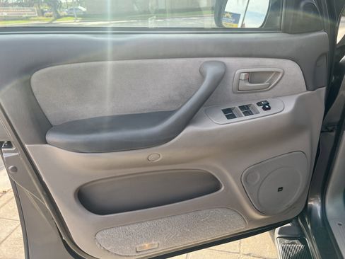 Used 2007 Toyota Sequoia SR5 image 12