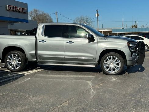 Used 2025 Chevrolet Silverado 1500 High Country image 4