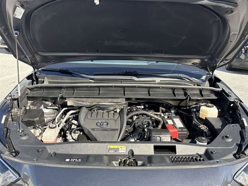 Used 2023 Toyota Highlander LE FWD image 28