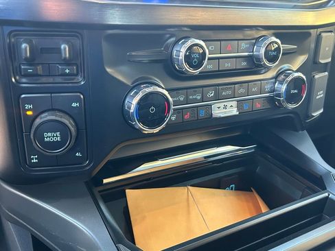 New 2026 Ford F250 Lariat w/ Black Appearance Package image 37