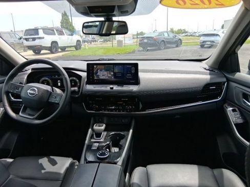 Used 2026 Nissan Rogue SL AWD/4WD image 18