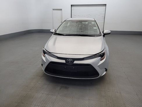 Used 2023 Toyota Corolla LE w/ Carpet Mat Package (TMS) FWD image 15