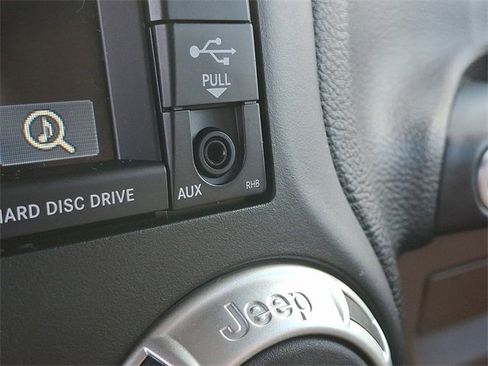 Used 2017 Jeep Wrangler Unlimited Sahara w/ Connectivity Group image 23