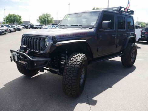 Used 2025 Jeep Wrangler Unlimited Rubicon AWD/4WD image 4