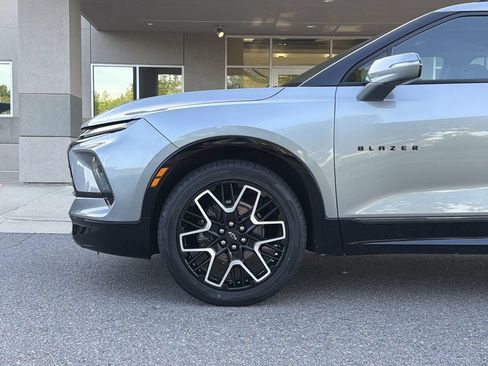 Used 2023 Chevrolet Blazer RS w/ Driver Confidence II Package AWD/4WD image 9