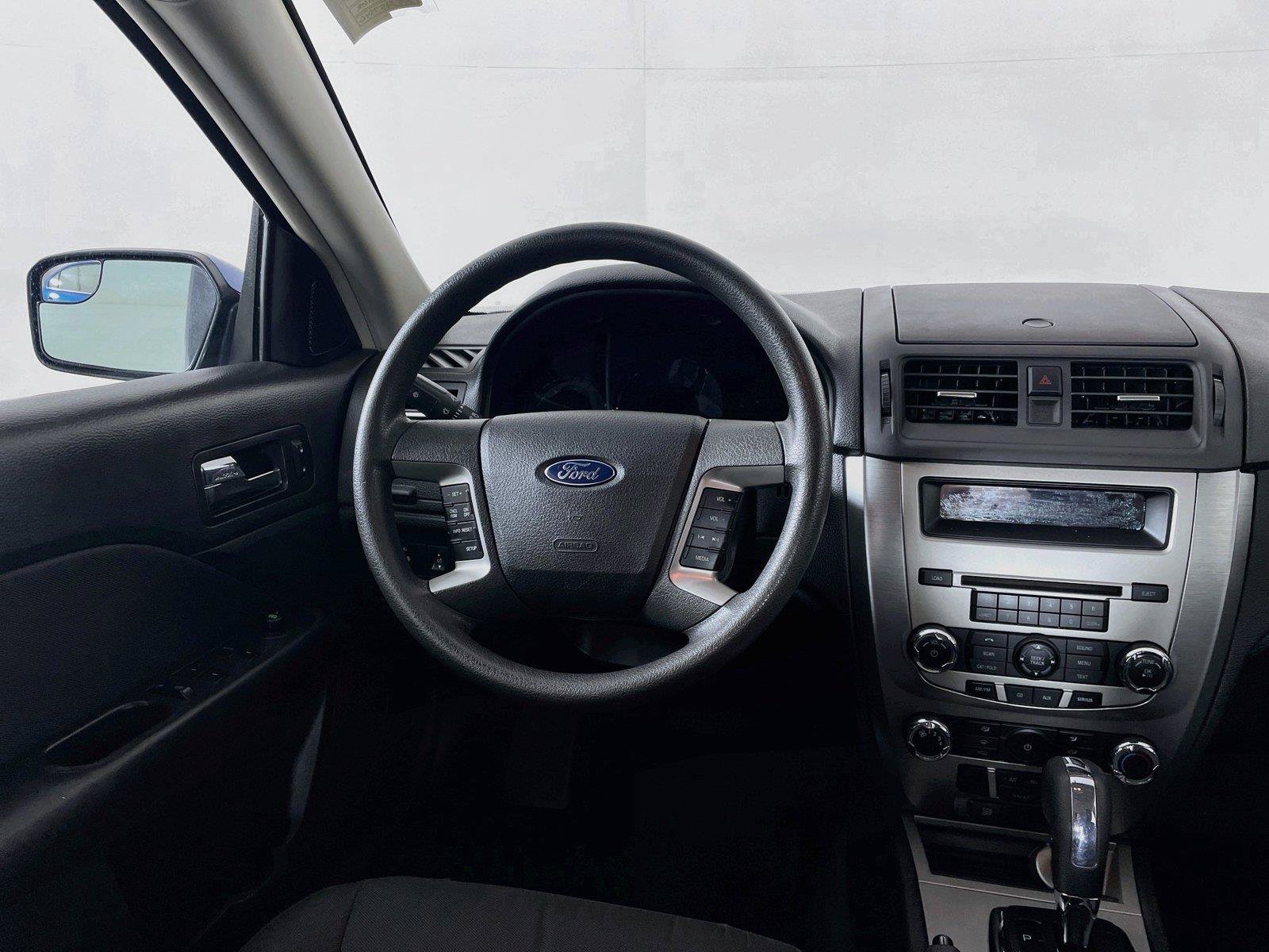 Used 2012 Ford Fusion SE FWD image 2