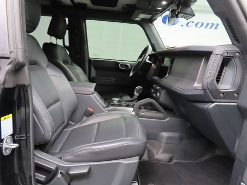 Used 2025 Ford Bronco Badlands w/ Sasquatch Package AWD/4WD image 38