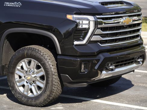 New 2026 Chevrolet Silverado 2500 High Country w/ High Country Premium Package AWD/4WD image 45