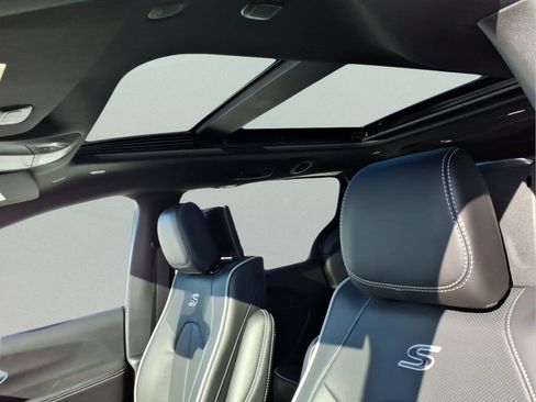 New 2026 Chrysler Pacifica Limited w/ Uconnect Theater Family Group image 23