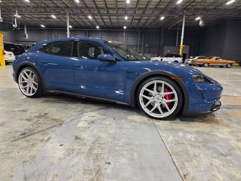 Used 2023 Porsche Taycan 4S AWD/4WD image 14