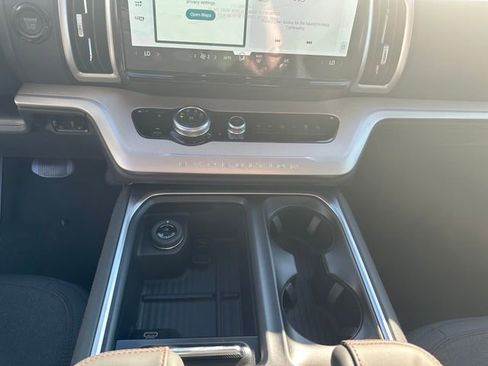 New 2025 Ford Expedition Active image 16