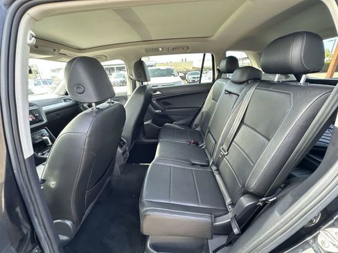 Used 2019 Volkswagen Tiguan SE image 31