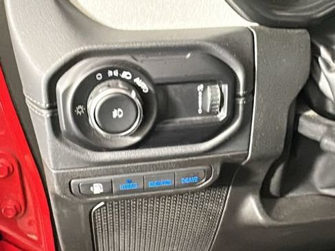 Used 2024 Jeep Wrangler Unlimited Sahara AWD/4WD image 18