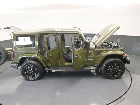 Used 2024 Jeep Wrangler Unlimited Sahara image 75