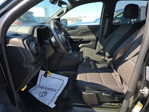 Used 2023 Chevrolet Colorado W/T RWD image 6