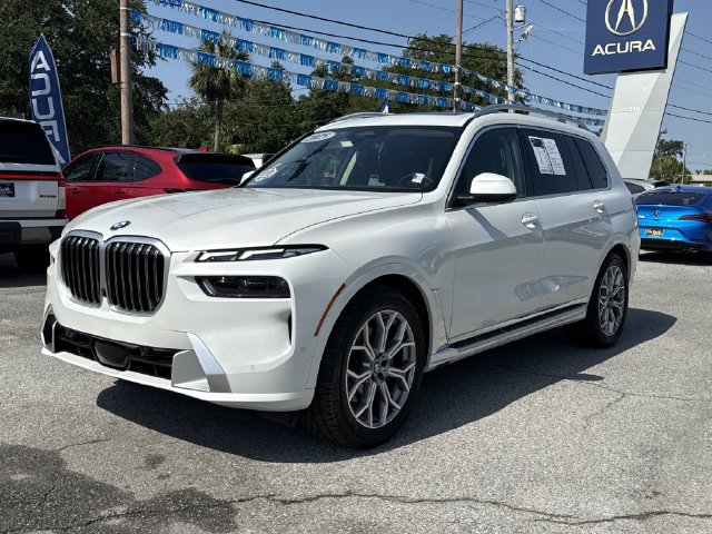 Used 2025 BMW X7 xDrive40i w/ Premium Package AWD/4WD image 8